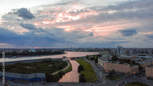 Wallpaper Mural sunset over the city Torontodigital.ca