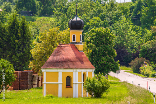 romantic chapel in Bavaria, germany Fototapet