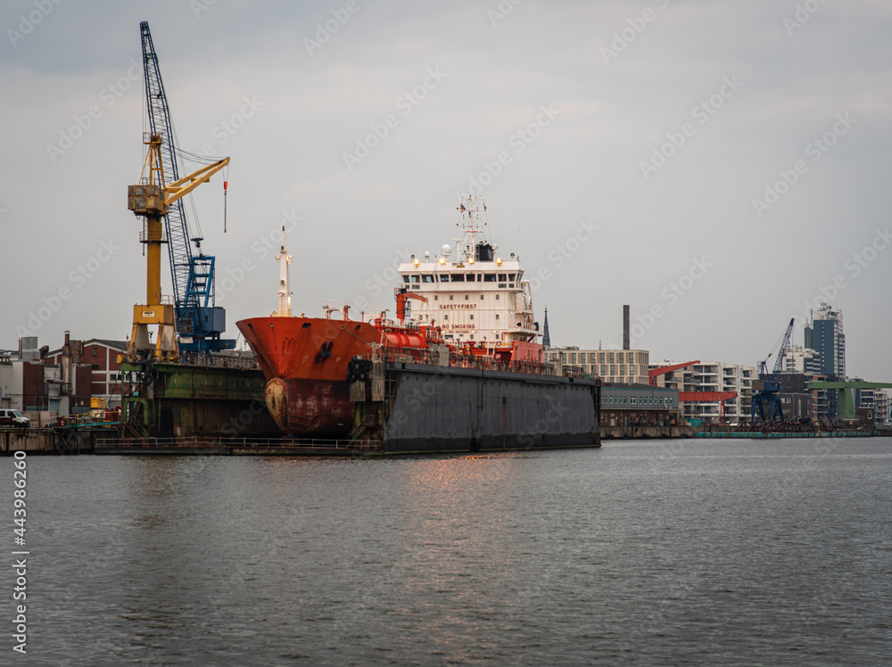 Fototapeta premium Bremerhaven Port Harbour Sunset Ship