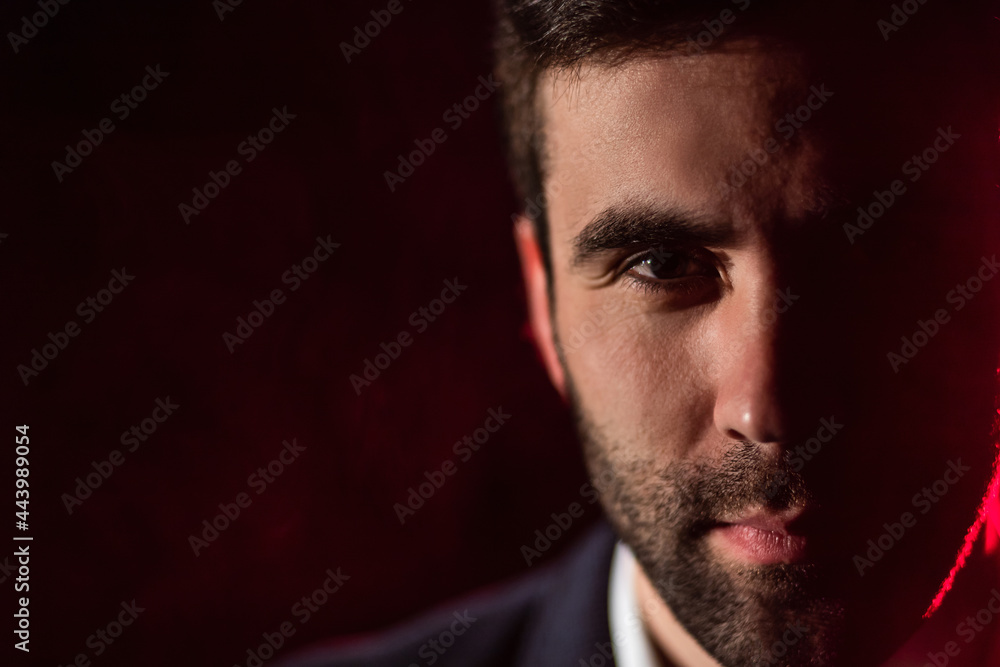 Obraz premium Close up shot of a man with beard.