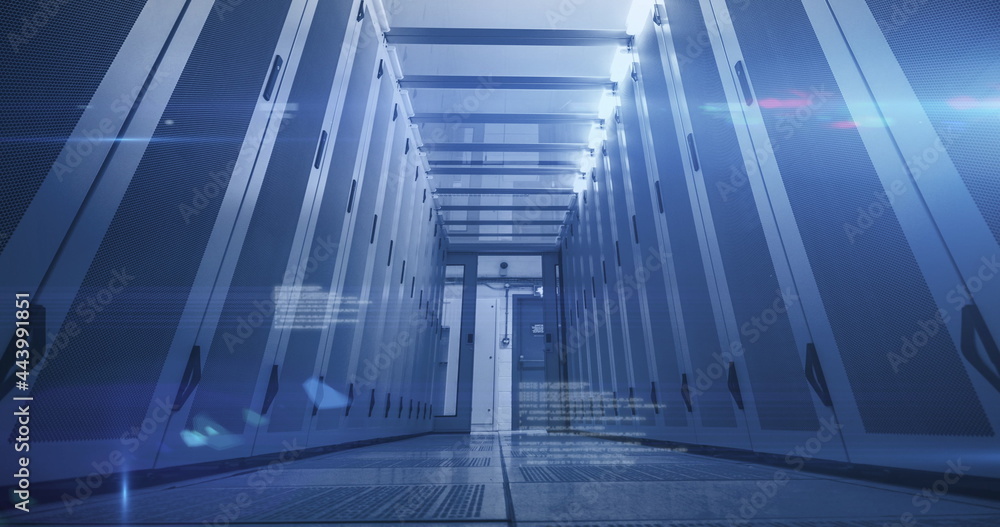 Obraz premium Computer servers in a server room with glowing lights