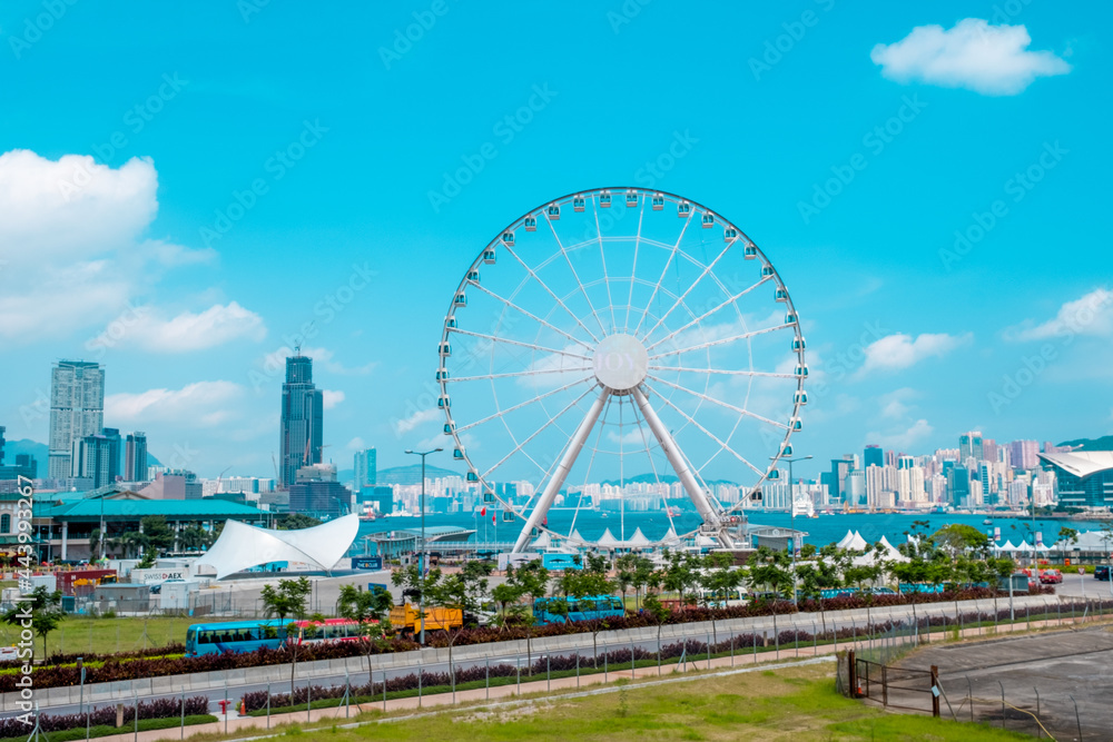 Hong Kong's beautiful scenery with Ferris wheel view 대관람차가 보이는 홍콩의 아름다운 풍경