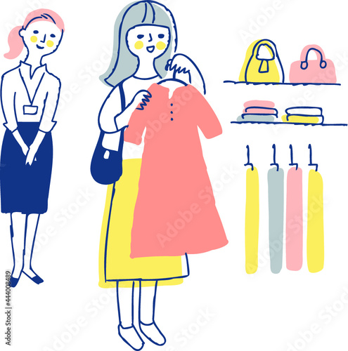 洋服を選んでいる若い女性