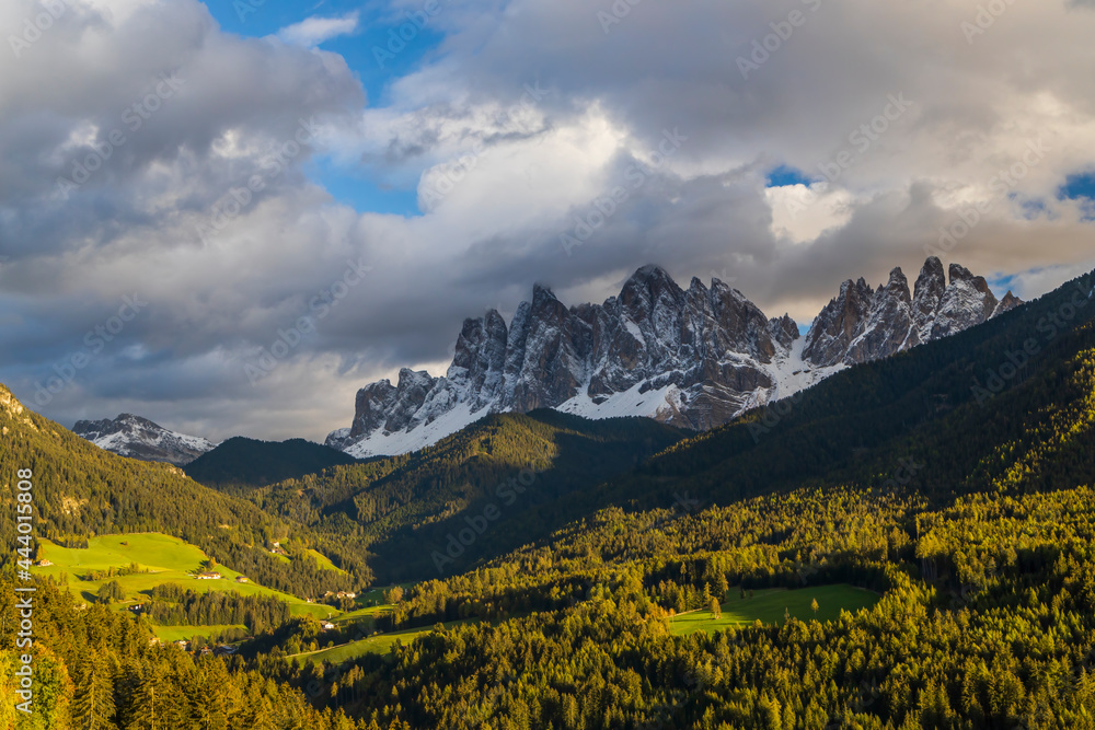 Fototapeta premium Beautiful landscape of Italian dolomites near Santa Magdalena