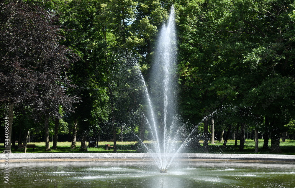 jet d'eau ...parc du chateau de lunéville