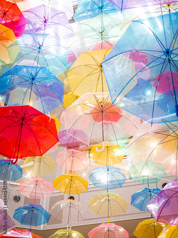 カラフルなビニール傘 Stock 写真 Adobe Stock