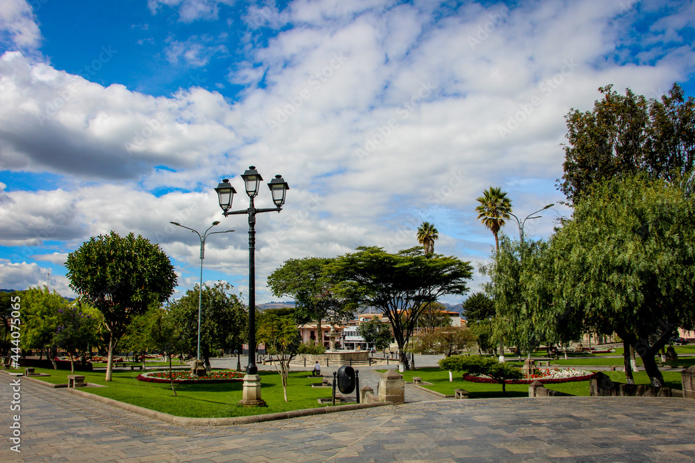 Naklejka premium Faro en el parque