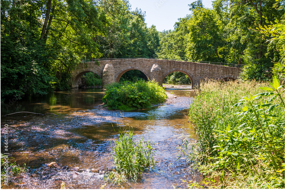 Brücke über die Nister beim Kloster Marienstatt