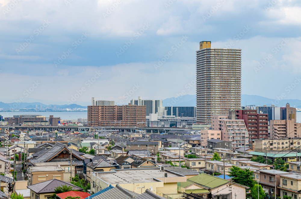 Naklejka premium 滋賀県の大津市の都市風景