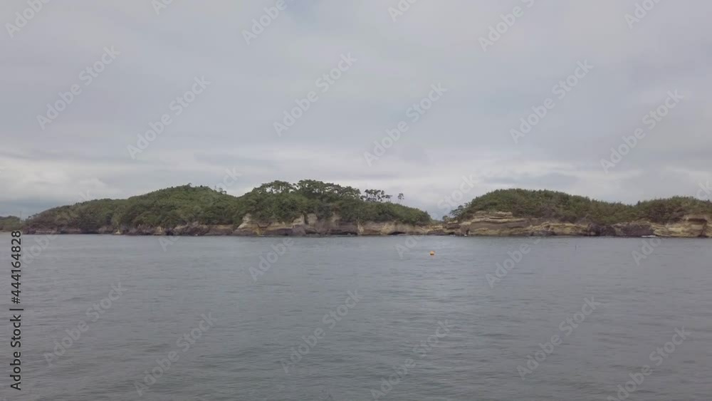 観光船から眺める松島湾の島々 観光船から眺める松島湾の島々
