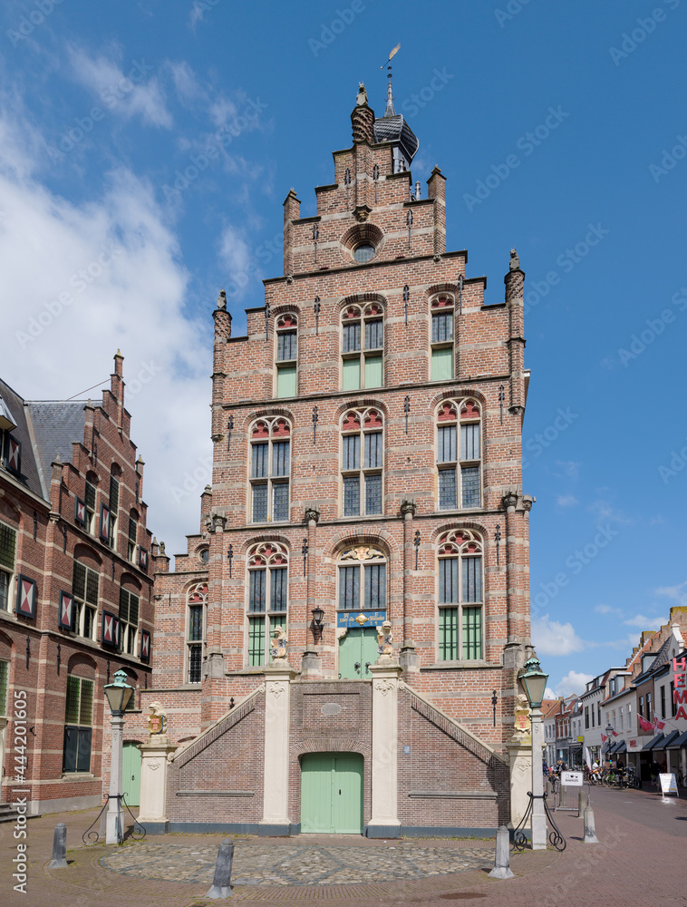 Obraz premium >>>> HISTORICAL BUILDING <<<<De Markt in Culemborg met het Oude stadhuis uit 1534