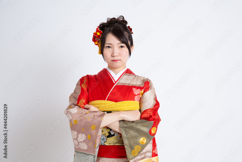 振袖（着物）を着る若い日本人女性モデル