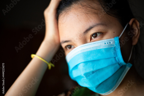 Cuadro en lienzo Worried, scare, panicked Asia woman in medical mask, concerned about virus corona pandemic illness, paranoid of pandemic