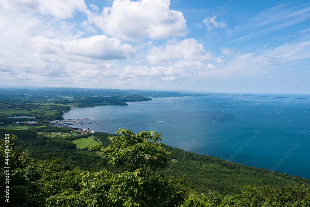 夏の空と雲と海　北海道