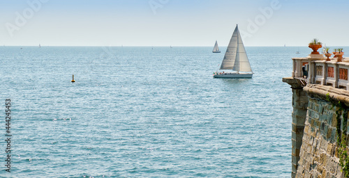 Photos View of the shores of the mediterranean Adriatic Sea, near the city of Trieste (Northern Italy, Friuli Region) with its clear waters