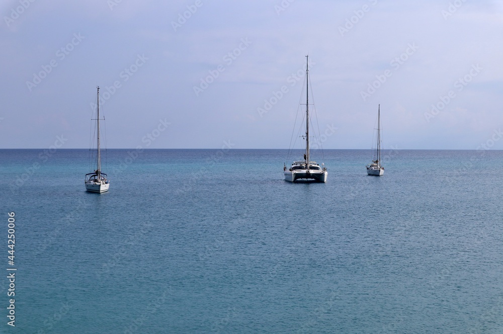 Tropea - Barche dalla Spiaggia della Rotonda al mattino presto