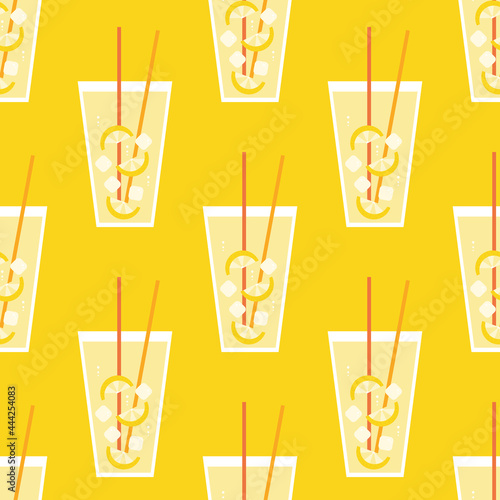 Glasses of lemonade with lemon slices and ice cubes vector seamless pattern background for summer beverages, drinks design.
