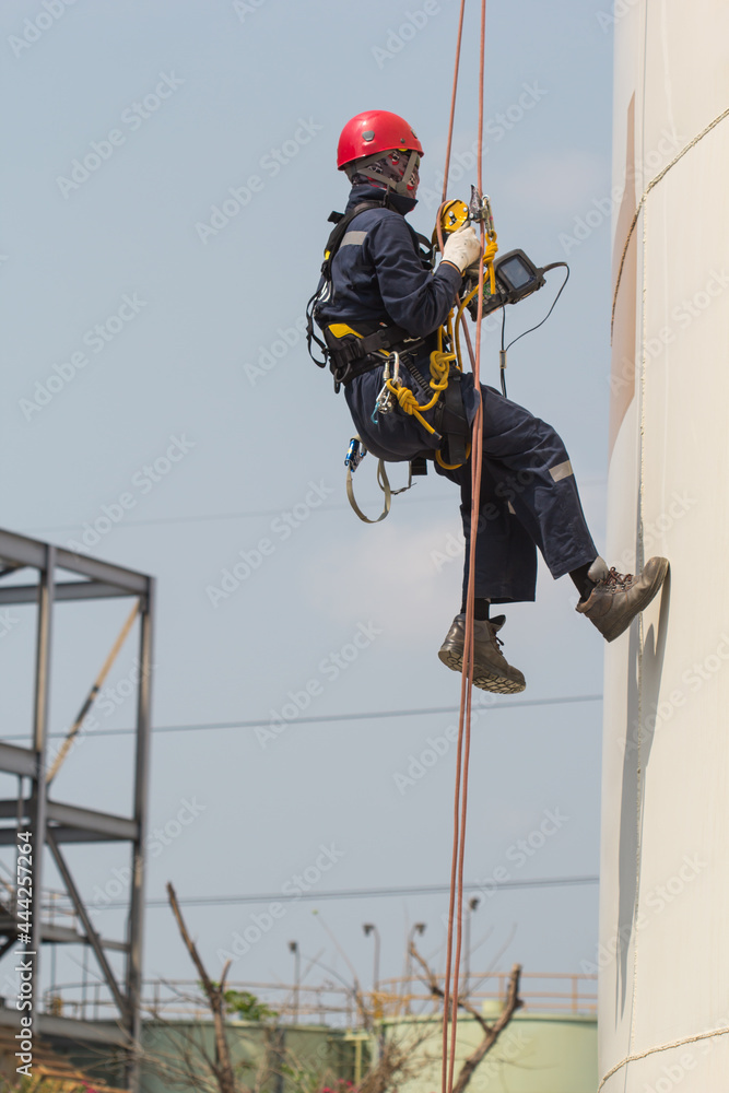 Male worker rope access inspection Male worker rope access inspection