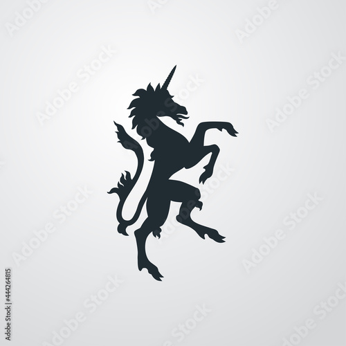 Logo heráldica con silueta de caballo unicornio medieval de pie en fondo gris