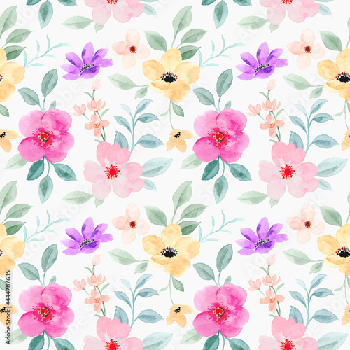 Seamless pattern of pink floral watercolor