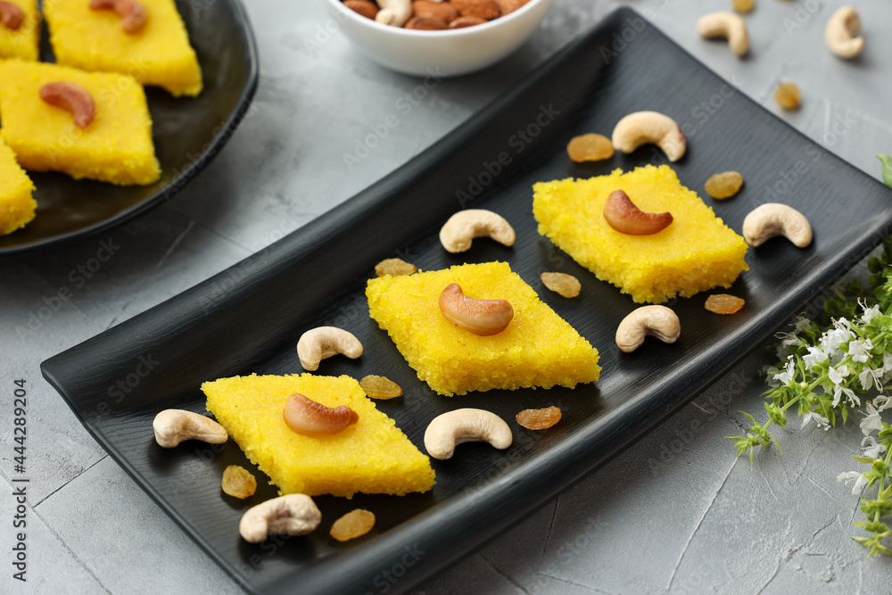 Foto de Rava kesari , Kesari bath , sheera or suji halwa Indian sweet