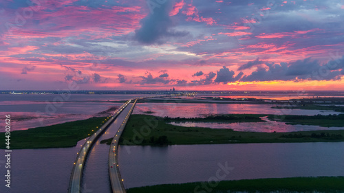 Fotografía sunset over mobile bay