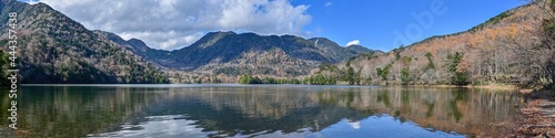 晩秋の湯ノ湖のパノラマ情景＠奥日光、栃木