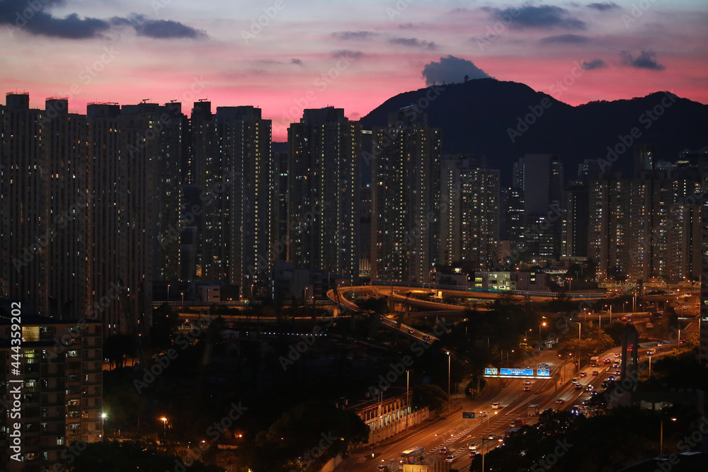 Obraz premium night view of Kowloon bay in hong kong