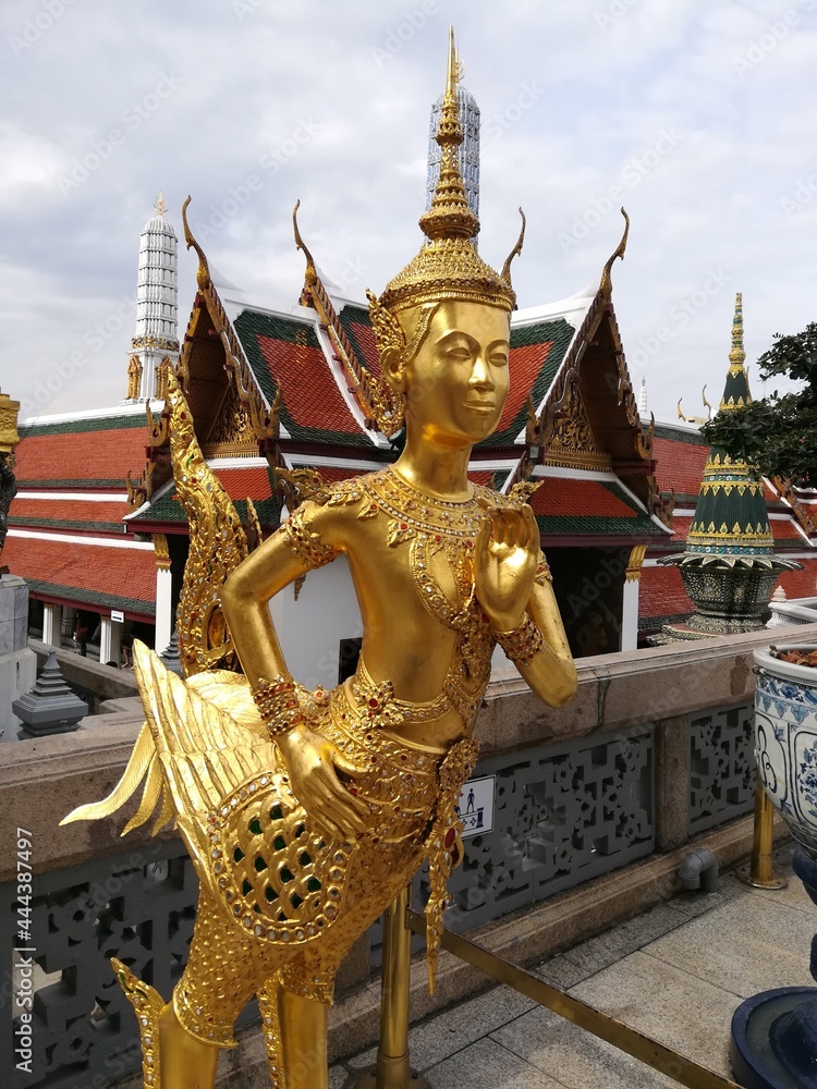 Fototapeta premium Gold Kinnaree