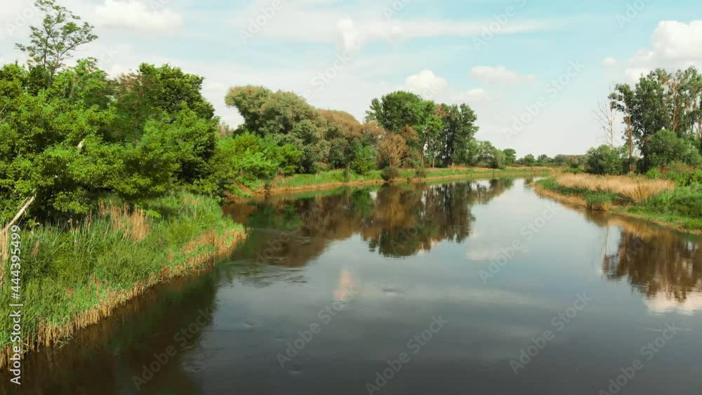 Warta - rzeka w Polsce. Lot dronem. Warta - rzeka w Polsce. Lot dronem.