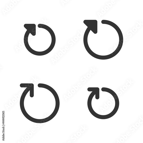 Pixel-perfect linear icons of recycling arrows  in two variants built on two base grids of 32x32 and 24x24 pixels. The initial base line weight is 2 pixels. In one-color version. Editable strokes