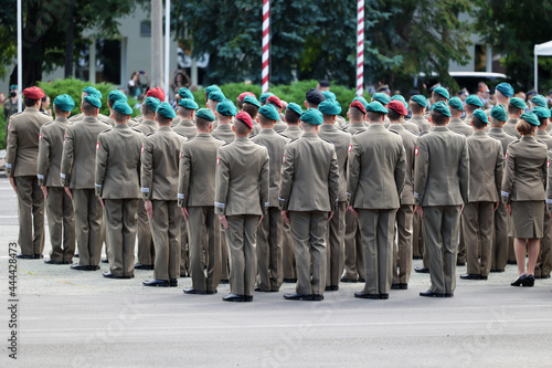 Promocja na stopień oficerski w wojsku polskim akademia wojsk lądowych wrocław. 