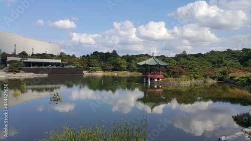 The lake and pavilion in front of the National Museum of Korea
