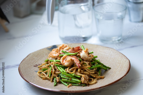 Fried Hokkien Noodles with Asparagus and Shrimp