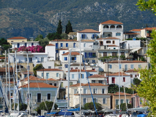 View of the town on the island of Poros, in Greece © Konstantinos