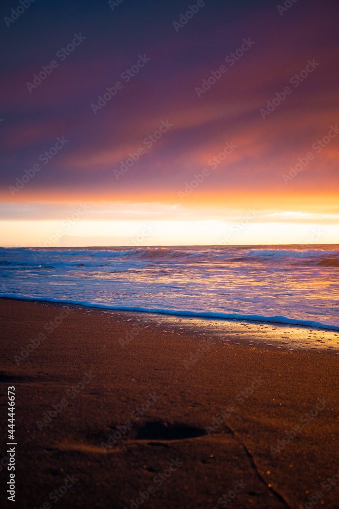 Obraz premium sunset on the beach