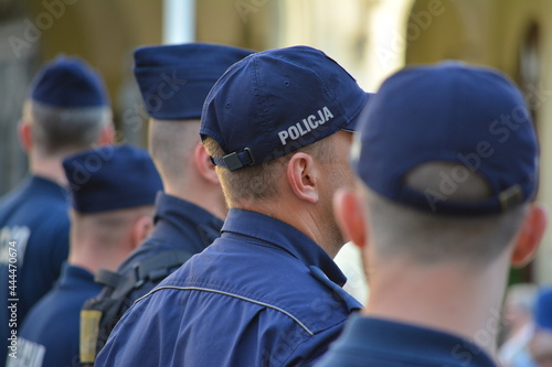 Policjanci na zabezpieczeniu zgromadzenia LGBT we Wrocław rynek