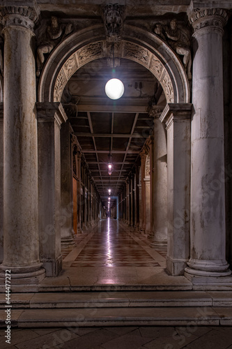 Venedig Markusplatz photo