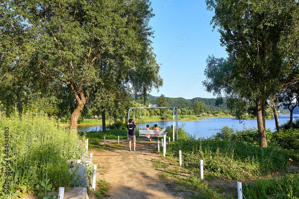 파란 하늘과 구름이 이쁜 자라섬 남도 꽃정원