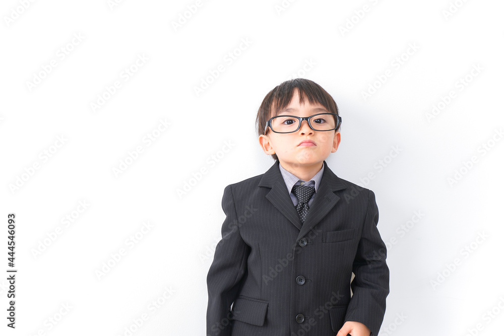 オフィスで仕事をするビジネスマン