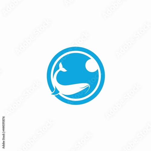 design logo creative whale and lens camera © Decky