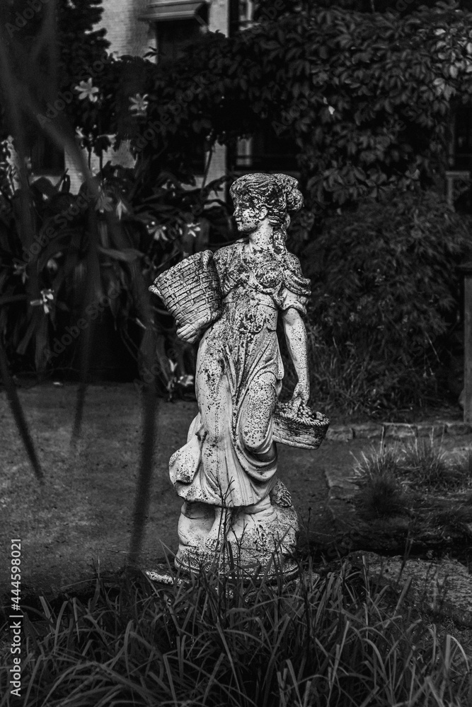 statue of a woman statue of a woman