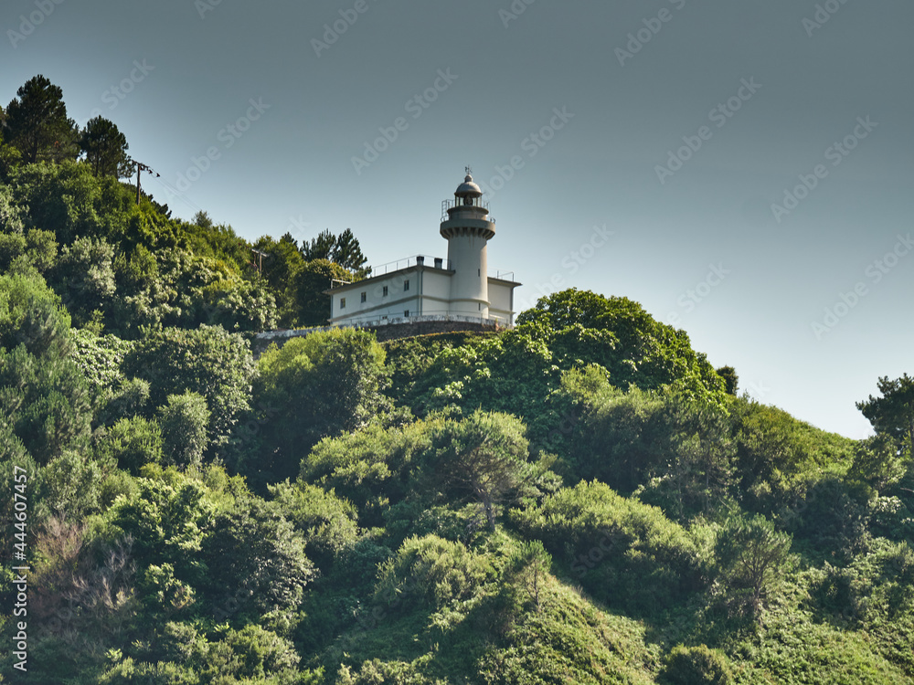 Obraz premium Vistas de la bahía de la concha en San Sebastián y la Isla Santa Clara