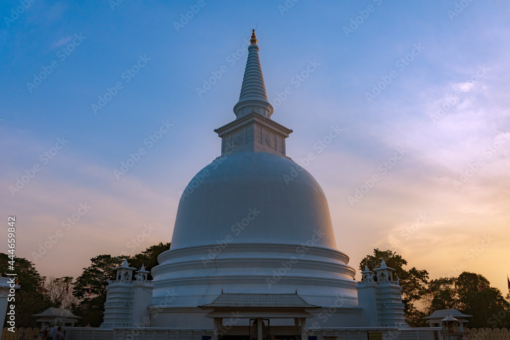 Mahiyangana Raja Maha Viharaya - Temple of Mahiyangana