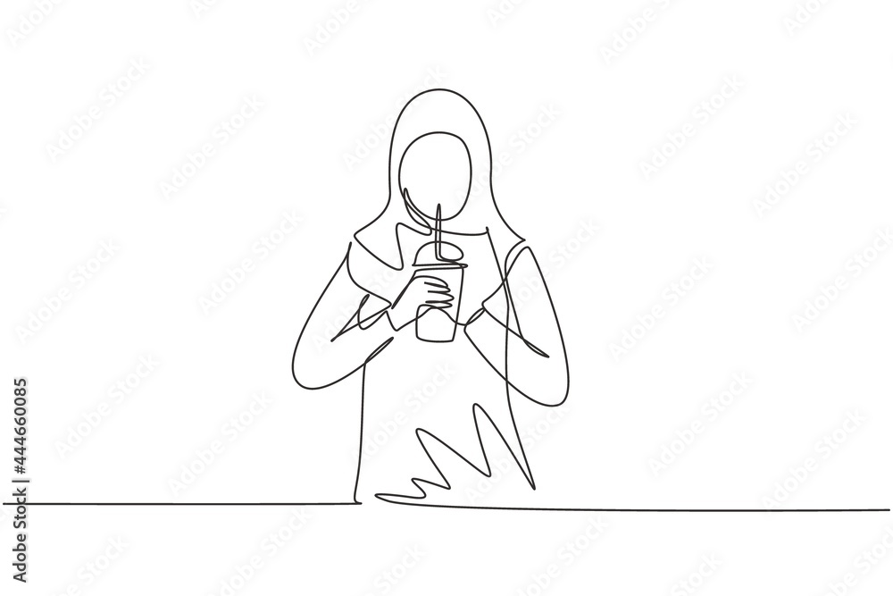 Single one line drawing beautiful Arab woman hold plastic cup and drink iced green tea with straw. Make her refreshing in summer season. Modern continuous line draw design graphic vector illustration Single one line drawing beautiful Arab woman hold plastic cup and drink iced green tea with straw. Make her refreshing in summer season. Modern continuous line draw design graphic vector illustration