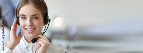 Female technical support ag...