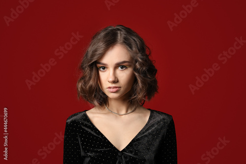 Beautiful young woman on co...