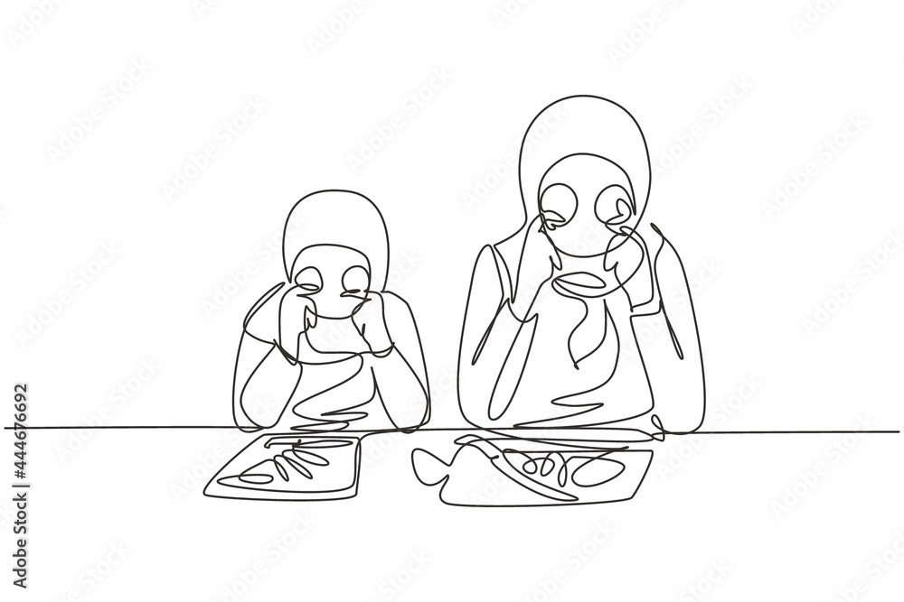 Continuous one line drawing Arabian little daughter and her beautiful mom are holding slices of cucumber and smiling while cooking in cozy kitchen. Single line draw design vector graphic illustration Continuous one line drawing Arabian little daughter and her beautiful mom are holding slices of cucumber and smiling while cooking in cozy kitchen. Single line draw design vector graphic illustration