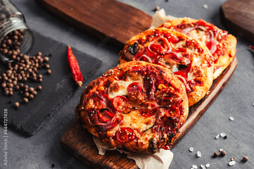 Pizza. Breakfast pizza with ham, cheese and tomato.  - obrazy, fototapety, plakaty 