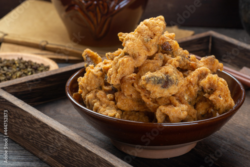 Delicious fried crisp meat, a traditional Chinese snack